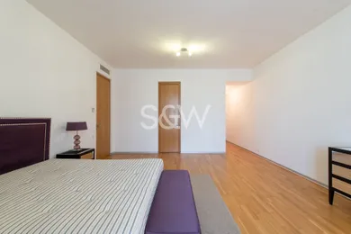 Na prenájom 4-izbový byt, 153 m², Bratislava-Staré Mesto