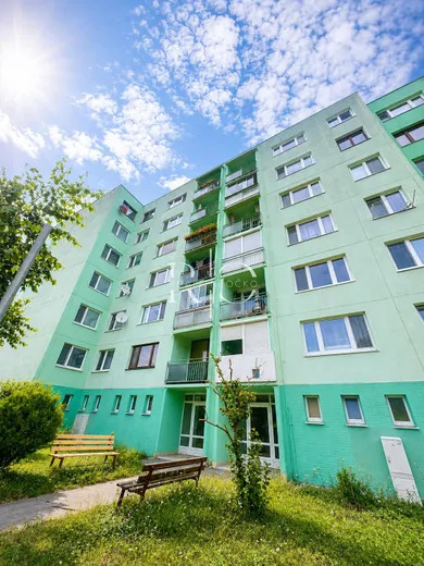Квартиры на продажу, 3-комнатные, Prešov · €1