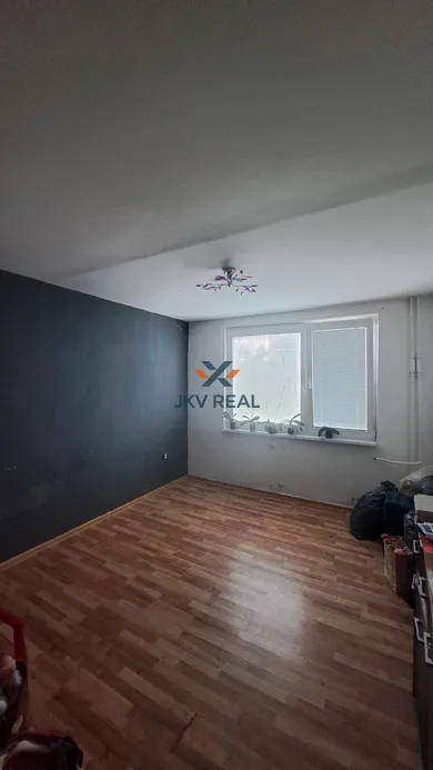 Na predaj 4-izbový byt, 82 m², Komárno