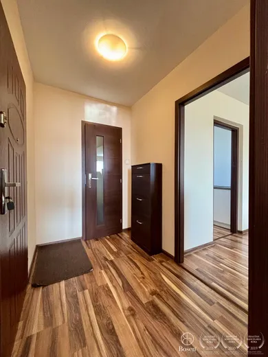 Na prenájom 4-izbový byt, 79 m², Dunajská Streda, Nám. SNP