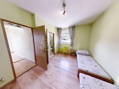 Na predaj objekt, 200 m², Divín, Hurbanova
