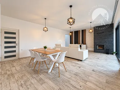 Na predaj 4-izbový dom, 246 m², Kolárovo