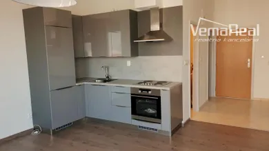 Mieszkania na wynajem, 2-pokojowe, Sereď · €600