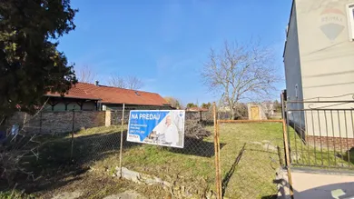 Na predaj pozemok v Nové Zámky · €100 000 · Pôvodný stav