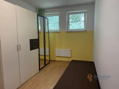 Na prenájom komerčné, 60 m², Bratislava-Dúbravka, Koprivnická
