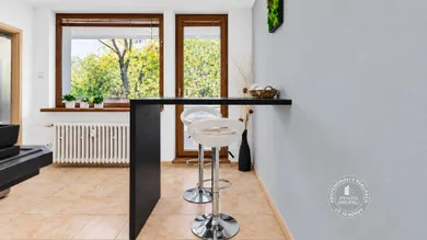 Na prenájom 2-izbový byt, 48 m², Bratislava-Dúbravka, Beňovského