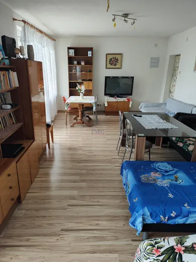 Na predaj 5-izbový dom, 136 m², Hontianske Nemce