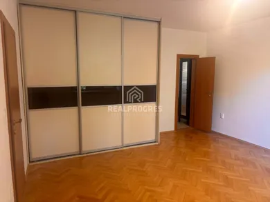 Na predaj 4-izbový dom, 174 m², Nitra, Vinohradnícka