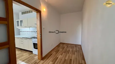 Na predaj 3-izbový byt, 72 m², Nitra, Partizánska