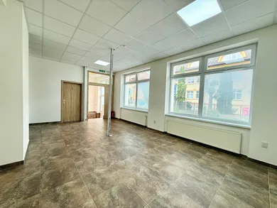 Na prenájom komerčné, 81 m², Poprad, Hviezdoslavova
