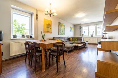 Na predaj 3-izbový byt, 80 m², Bratislava-Nové Mesto, Uhrova
