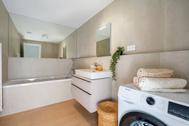 Na prenájom 2-izbový byt, 65 m², Bratislava-Staré Mesto, Pribinova