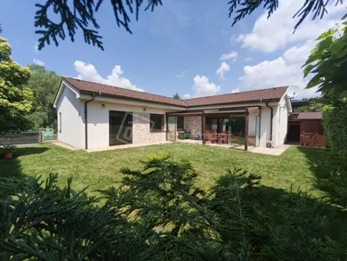 Domy na sprzedaż, Bratislava-Záhorská Bystrica · €789 000