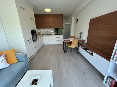 Na prenájom 2-izbový byt, 50 m², Banská Bystrica, Petelenova