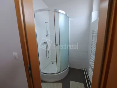 Na prenájom komerčné, 33 m², Bratislava-Nové Mesto, Vajnorská