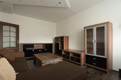 Na prenájom 2-izbový byt, 52 m², Bratislava-Petržalka, Medveďovej
