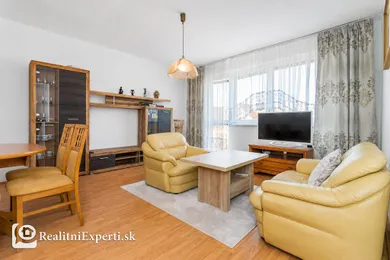 Na predaj 6-izbový dom, 225 m², Miloslavov, Kvetná
