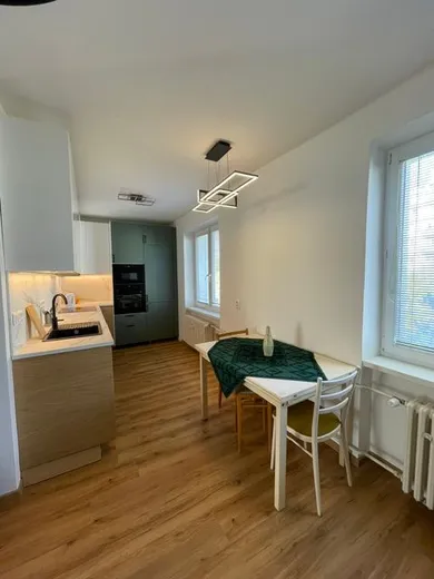 Na prenájom 3-izbový byt, 68 m², Bratislava-Nové Mesto, Kyjevská