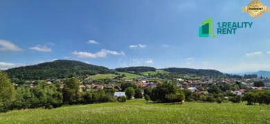 Na predaj pozemok, Nesluša