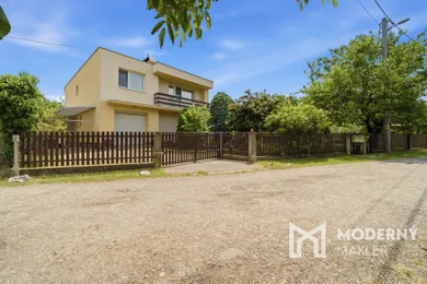 Domy na sprzedaż, Kvetoslavov · €349 000