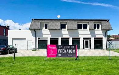 Na prenájom komerčné, 11 m², Svit, Hlavná