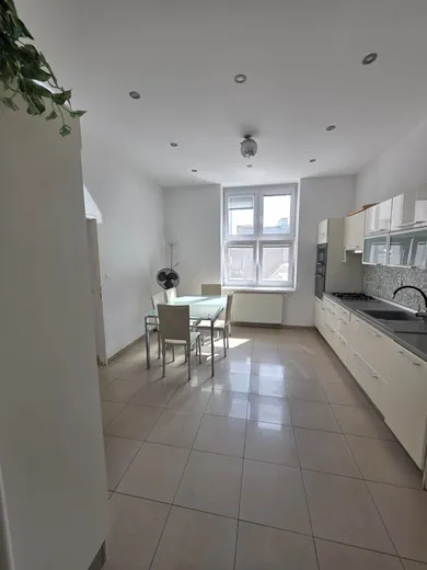 Na prenájom 3-izbový byt, 119 m², Bratislava-Staré Mesto, Živnostenská