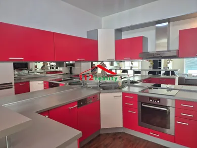 Na predaj 2-izbový byt, 89 m², Bratislava-Nové Mesto, Tomášikova