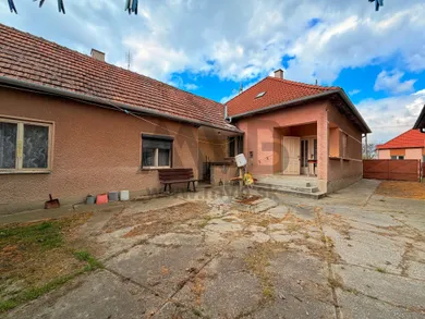 Na predaj dom, 206 m², Moča