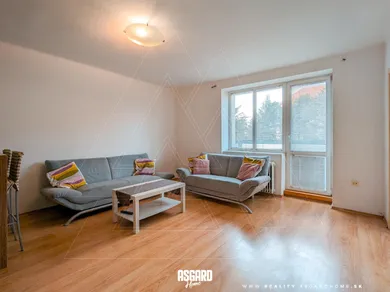 Mieszkania na wynajem, 3-pokojowe, Trnava · €900