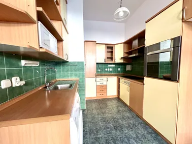 Na predaj 3-izbový byt, 104 m², Bratislava-Staré Mesto, Panenská