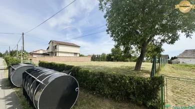 Na predaj pozemok, Plechotice, Cintorínska