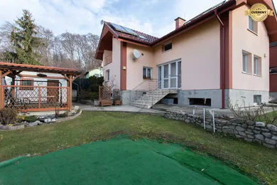 Domy na sprzedaż, 7-pokojowe, Marianka · €499 000