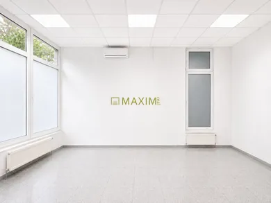 Na predaj komerčné, 62 m², Bratislava-Ružinov, Tomášikova