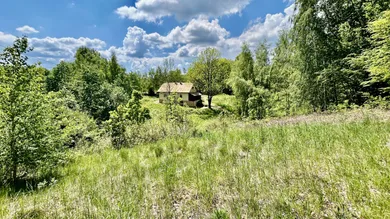 Na predaj 5-izbový dom, Látky