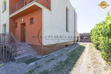 Na predaj 4-izbový dom, 140 m², Vysoká pri Morave, Záhradná