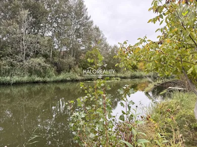 Na predaj pozemok, 404 m², Komárno