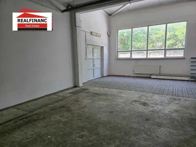 Na prenájom komerčné, 194 m², Trnava, Chovateľská