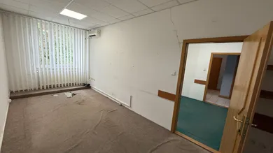 Lokale komercyjne na wynajem, Košice-Staré Mesto · €612