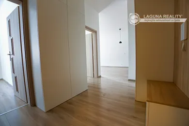 Na predaj 3-izbový byt, 58 m², Spišská Nová Ves, Námestie Iglovia
