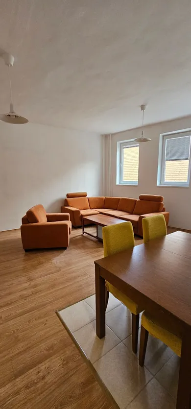 Mieszkania na wynajem, 2-pokojowe, Šaľa · €550