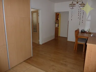 Na predaj 5-izbový byt, 96 m², Prievidza, J. Francisciho