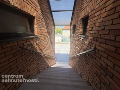 Na predaj 3-izbový byt, 73 m², Bratislava-Devínska Nová Ves, Záhradná