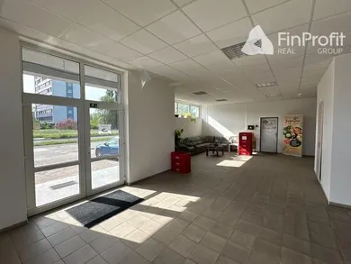 Lokale komercyjne na wynajem, Bratislava-Rača · €1760