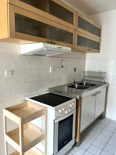 Na prenájom 1-izbový byt, 36 m², Bratislava-Dúbravka, Agátová