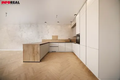 Na predaj 5-izbový dom, 200 m², Rozhanovce, Matúša Čáka Trenčianskeho
