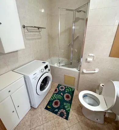 Na prenájom 1-izbový byt, 36 m², Bratislava-Petržalka, Nobelovo nám.