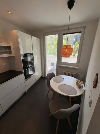 Na predaj 4-izbový byt, 83 m², Bratislava-Devínska Nová Ves