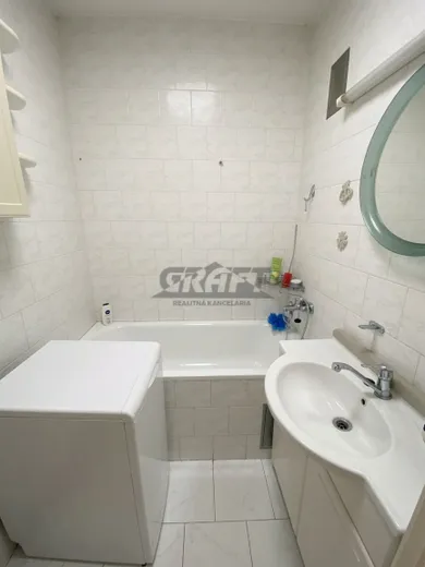 Na predaj 4-izbový byt, 75 m², Bratislava-Podunajské Biskupice
