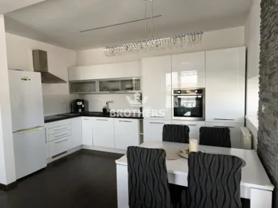 Na prenájom 2-izbový byt, 58 m², Pezinok, Šancová