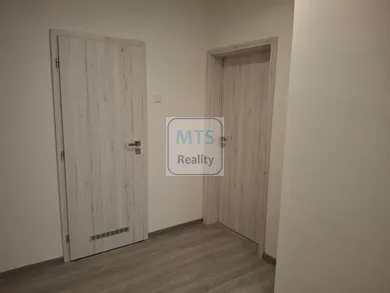 Na prenájom komerčné, 25 m², Martin, Škultétyho